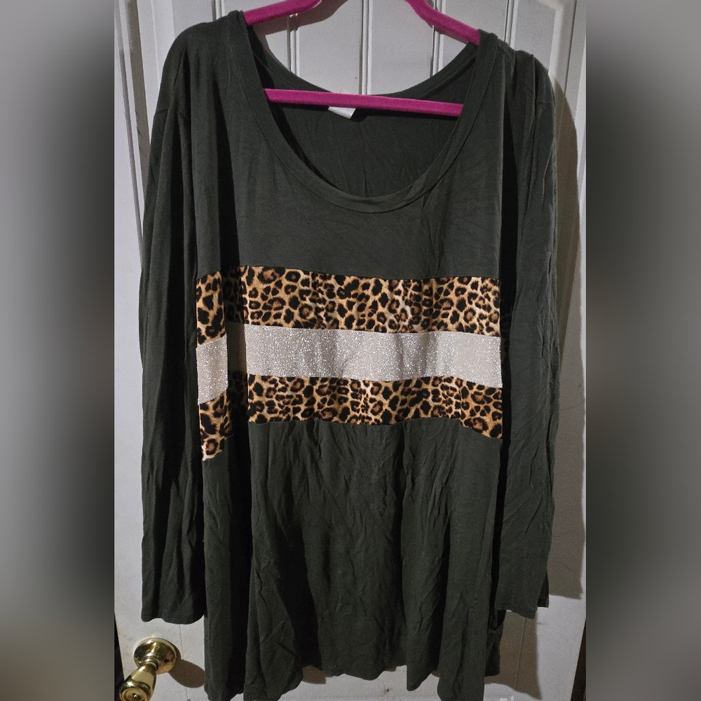 Chic Olive Leopard Print Blouse